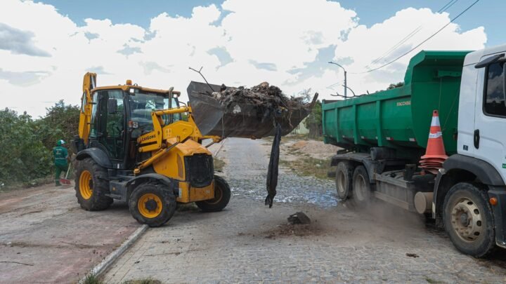 Prefeitura de Caruaru retira mais de 55 mil toneladas de entulho das ruas em nove meses