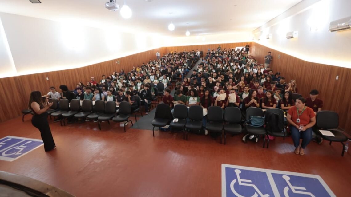 Secretaria de Educação de Caruaru dá início à Caravana de Aulões que irá movimentar mais de 3,5 mil estudantes