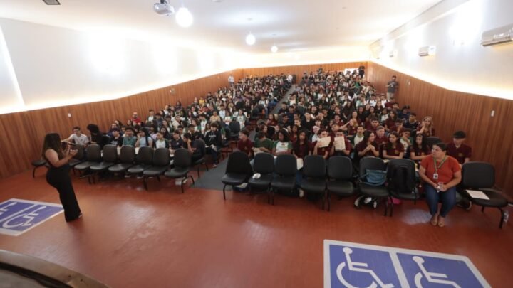 Secretaria de Educação de Caruaru dá início à Caravana de Aulões que irá movimentar mais de 3,5 mil estudantes