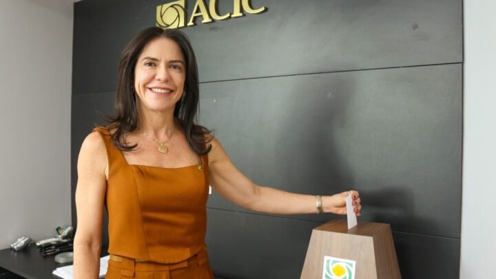 Danielle Lago é eleita presidente da Acic