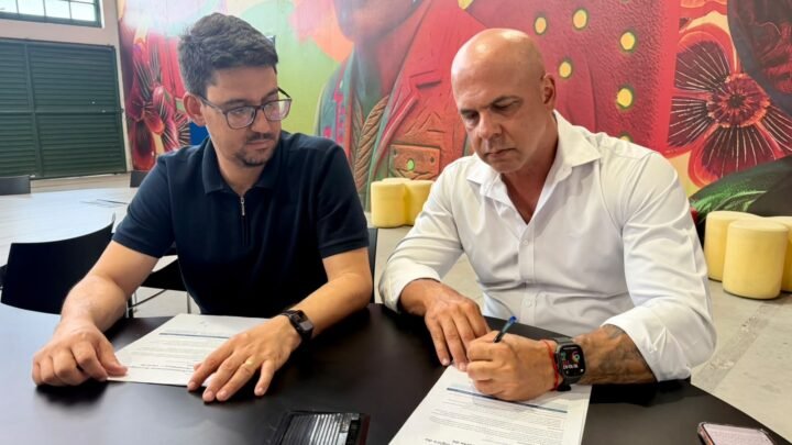 Anderson Correia assina Carta-Compromisso pelo desenvolvimento tecnológico do interior de Pernambuco