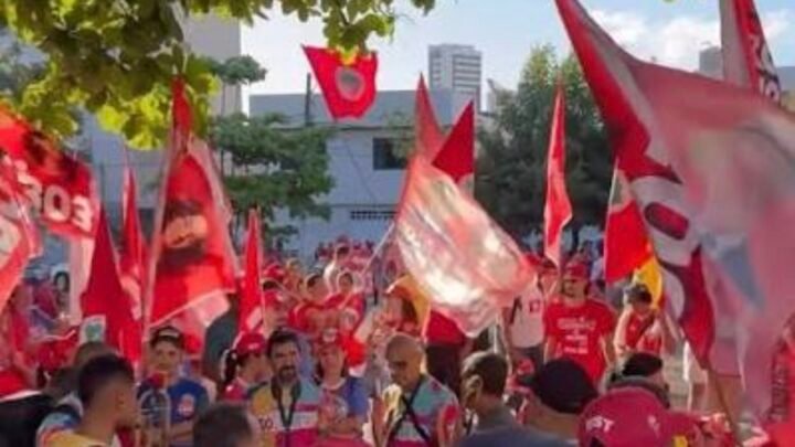 Jovens promovem ato em apoio a Lula neste sábado, em Caruaru