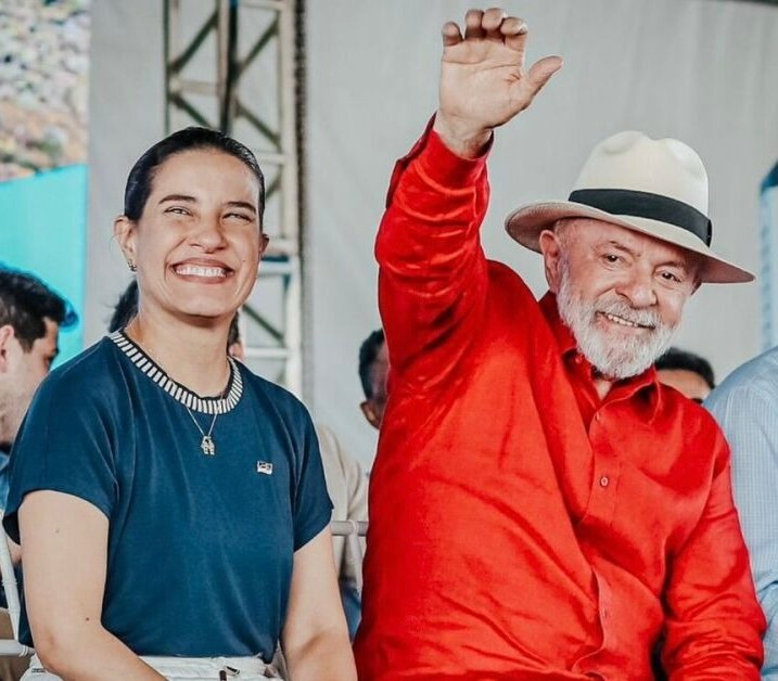 Parabenizo o presidente Luiz Inácio Lula da Silva pela reeleição à Presidência da República e desejo sucesso na missão de governar o nosso país novamente