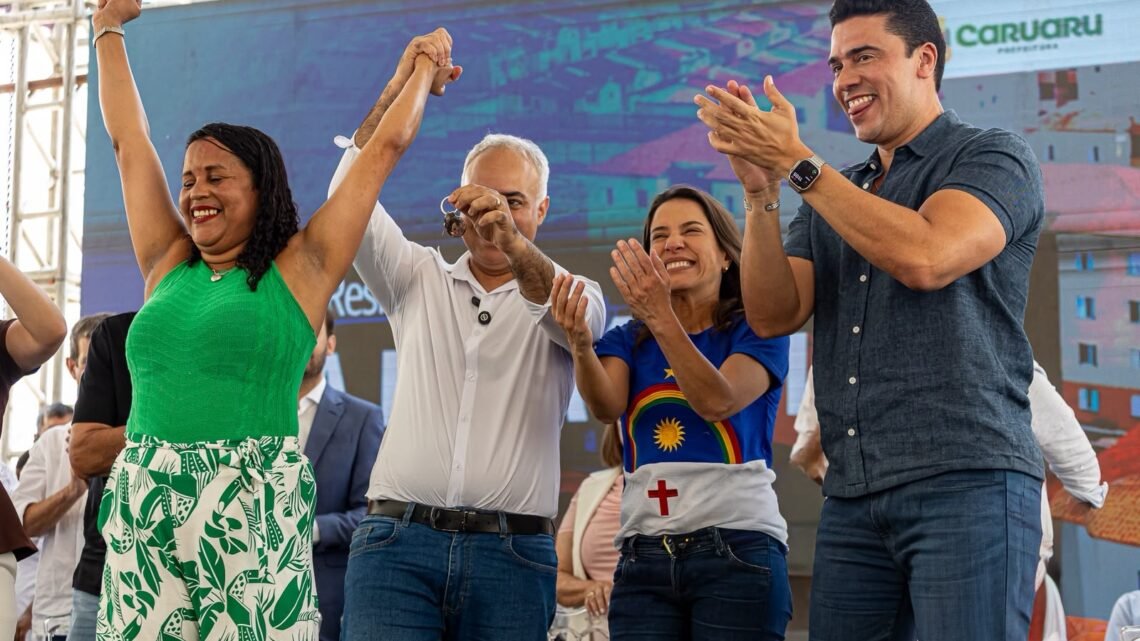 Prefeito Rodrigo Pinheiro entrega 480 apartamentos dos residenciais Nova Baraúna 1 e 2 em parceria com os governos Estadual, Federal e Caixa Econômica