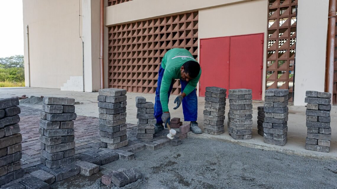 Caruaru promove melhorias urbanas com reaproveitamento sustentável de materiais