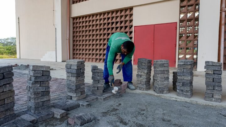 Caruaru promove melhorias urbanas com reaproveitamento sustentável de materiais