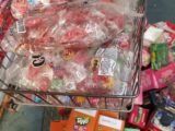Procon-PE encontra mais de 100 caixas de produtos vencidos durante fiscalização